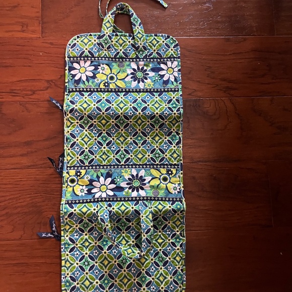 Vera Bradley Hanging Toiletry Organizer Floral Print l Discontinued - Picture 3 of 5